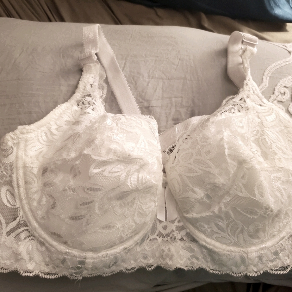 Nextmia White Lace Wired Bra 34D